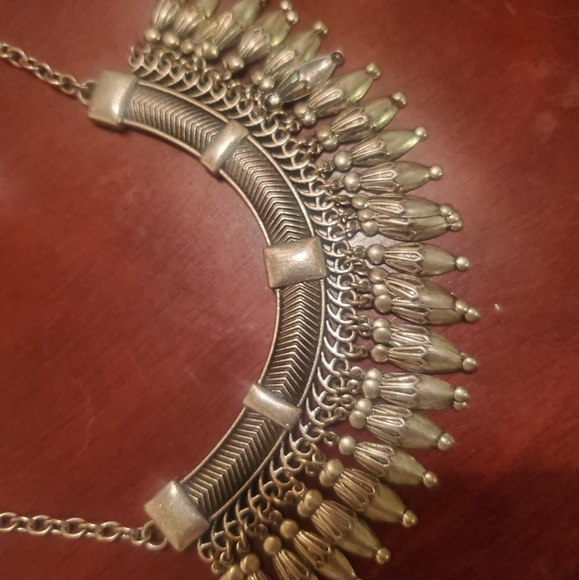 Metal and black bib necklace - Picture 2 of 9